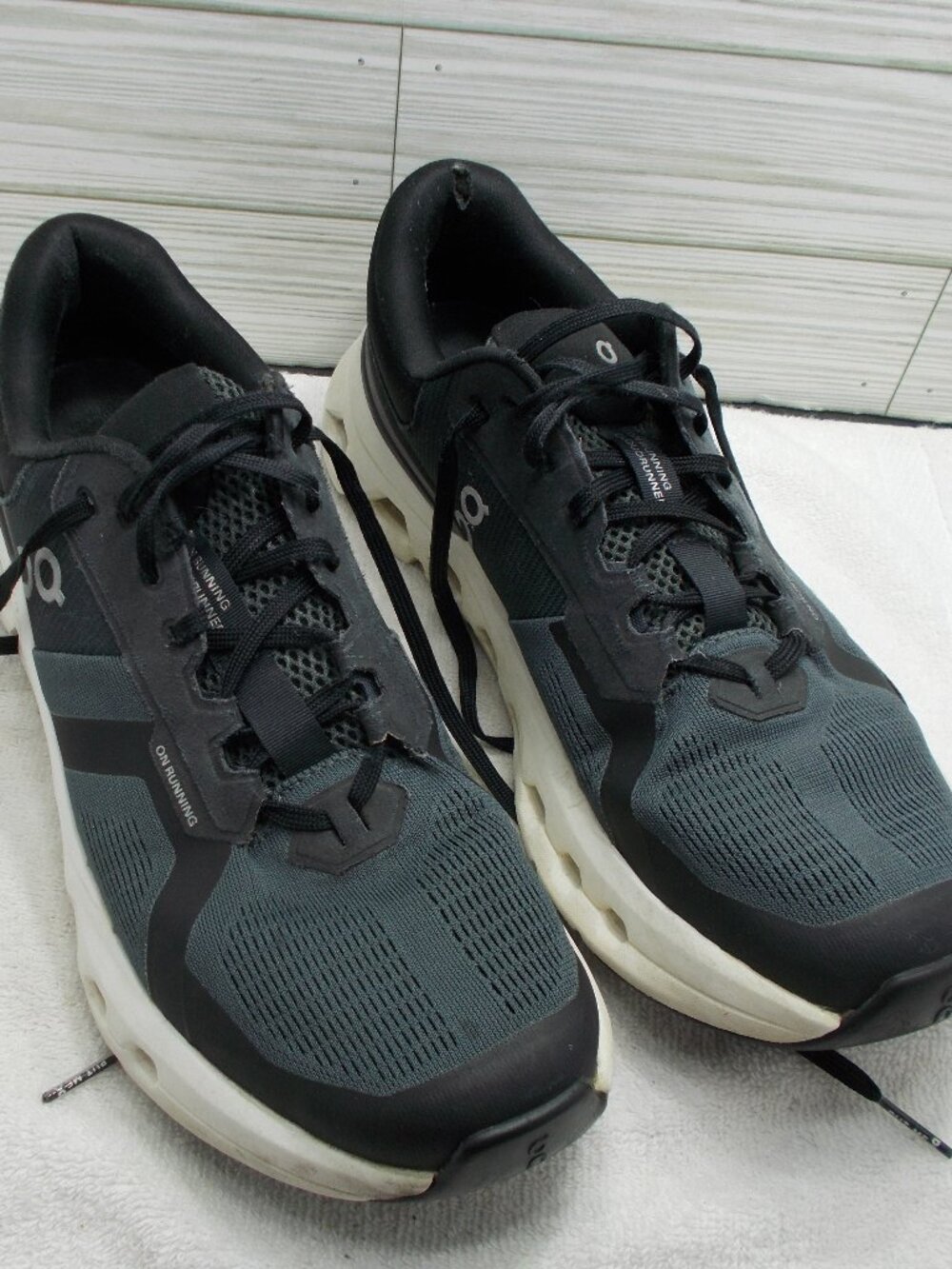 On Clouds Cloudrunner Men's Running Shoes Size 9.5